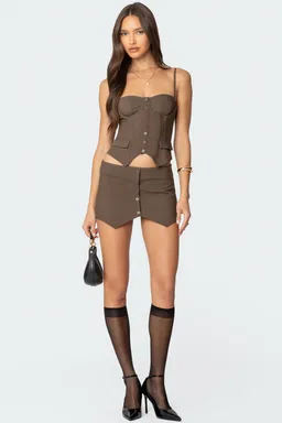 Mini falda short abotonada ellis de Edikted en Shorts para argentina