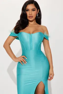 Vestido felicity con plumas de Fashion Nova en Vestidos para argentina