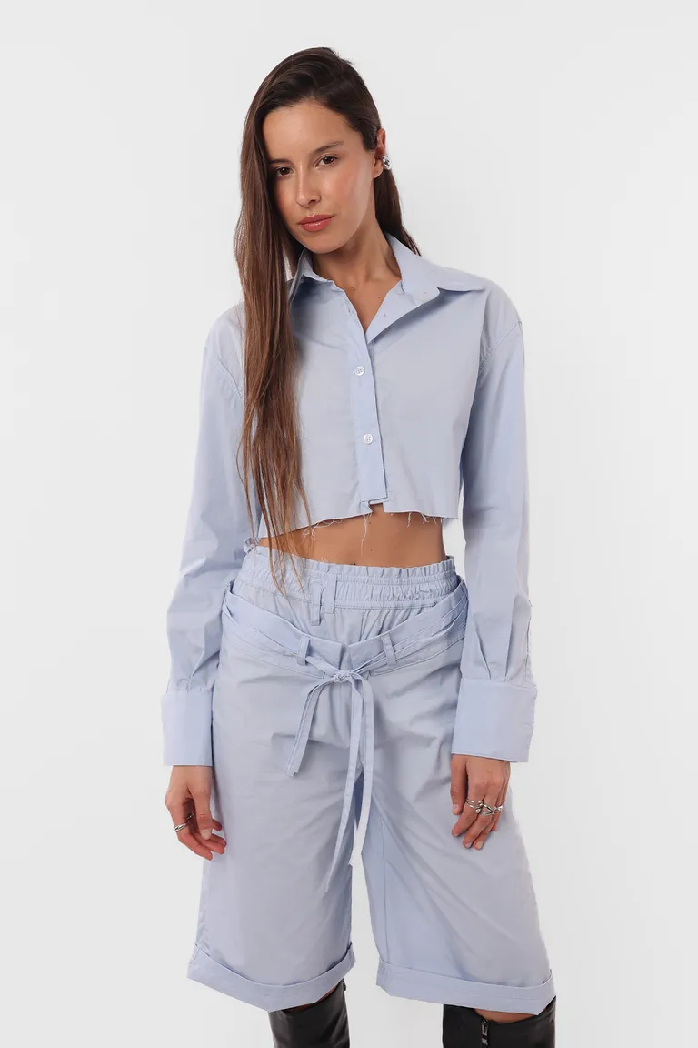 Bermuda Corta Gris de Tela de Algodón con Detalles Originales de Top White en Shorts para argentina