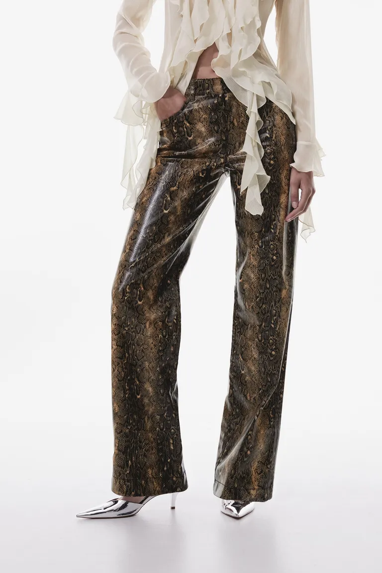 Pantalón estampado serpiente de Mango en Pantalones para argentina