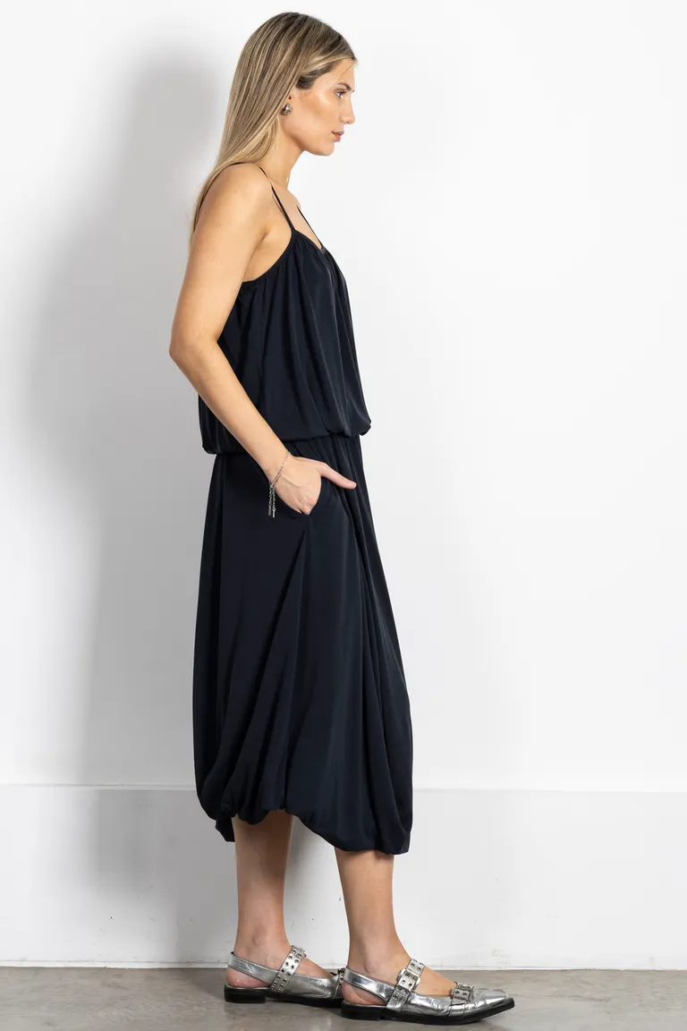 Falda midi asimétrica de punto negro con silueta balón de Kill en Faldas para argentina