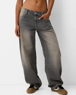 Jeans baggy barrel de Bershka en Pantalones para argentina