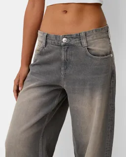 Jeans baggy barrel de Bershka en Pantalones para argentina