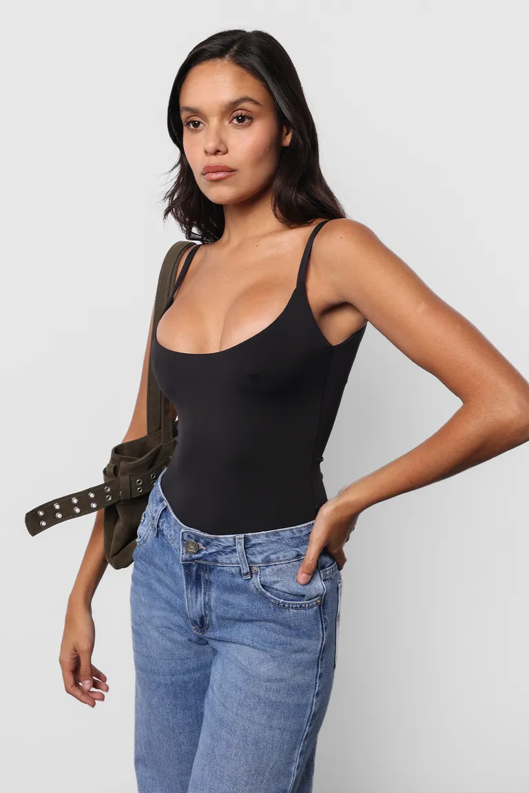 Cuerpo negro con detalles transparentes y ajuste cómodo de Top White en Bodies para argentina