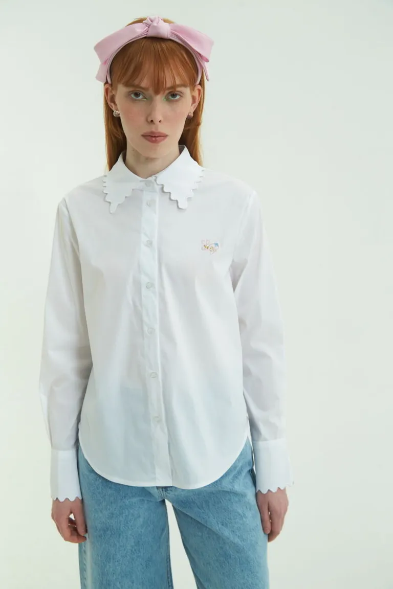 Camisa femenina de poplín de algodón con detalles bordados en el pecho de Las Pepas en Camisas para argentina