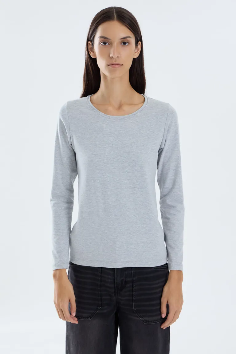 Remera de manga larga con cuello redondo y diseño básico de Portsaid en Remeras para argentina