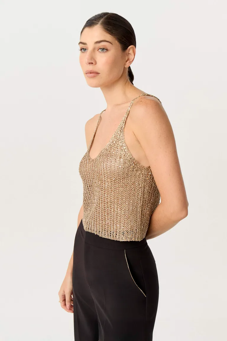 Top tejido con doble escote en V y breteles finos para eventos y fiestas de Markova en Tops para argentina