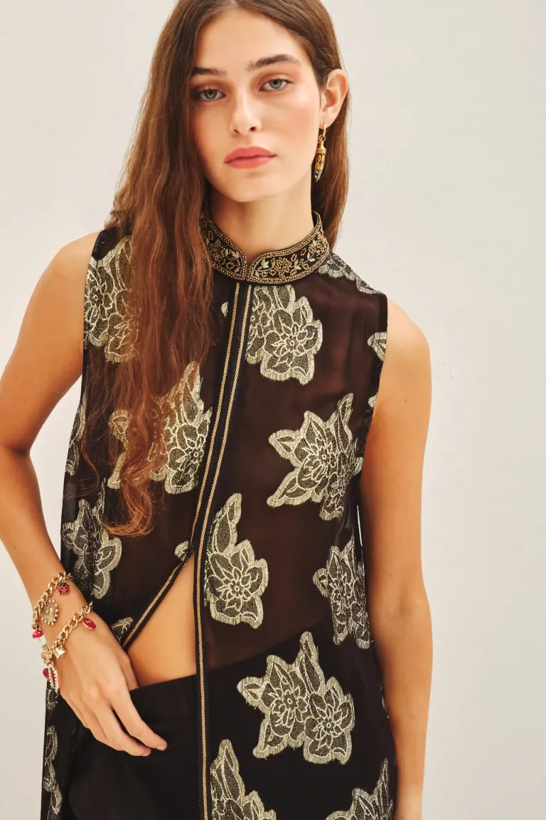 Camisa larga sin mangas con diseño floral bordado en tono dorado de Rapsodia en Camisas para argentina