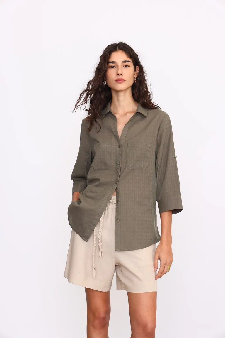 Camisa de diseño fantástico para mujer, con corte holgado y mangas 3/4 de Yagmour en Camisas para argentina