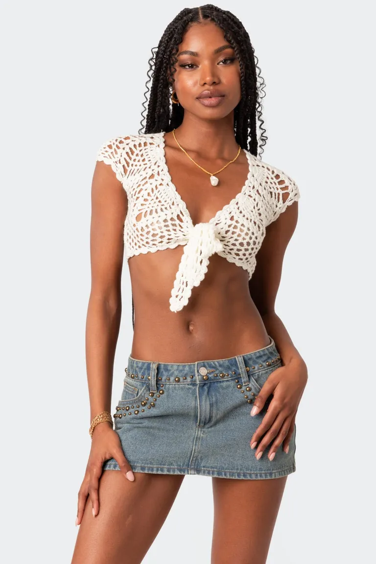 Top crochet rocco para atar de Edikted en Tops para argentina