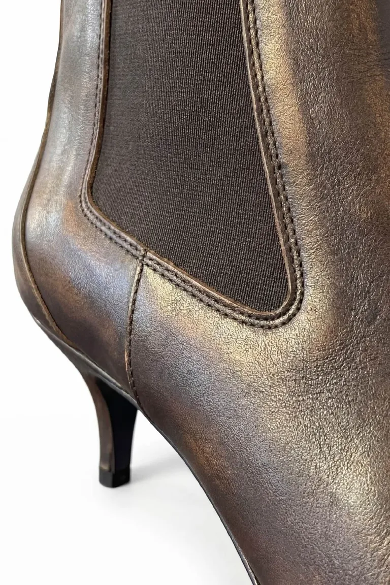 Botinetas de mujer con punta afilada y taco bajo de Maria Cher en Botas y Botinetas para argentina