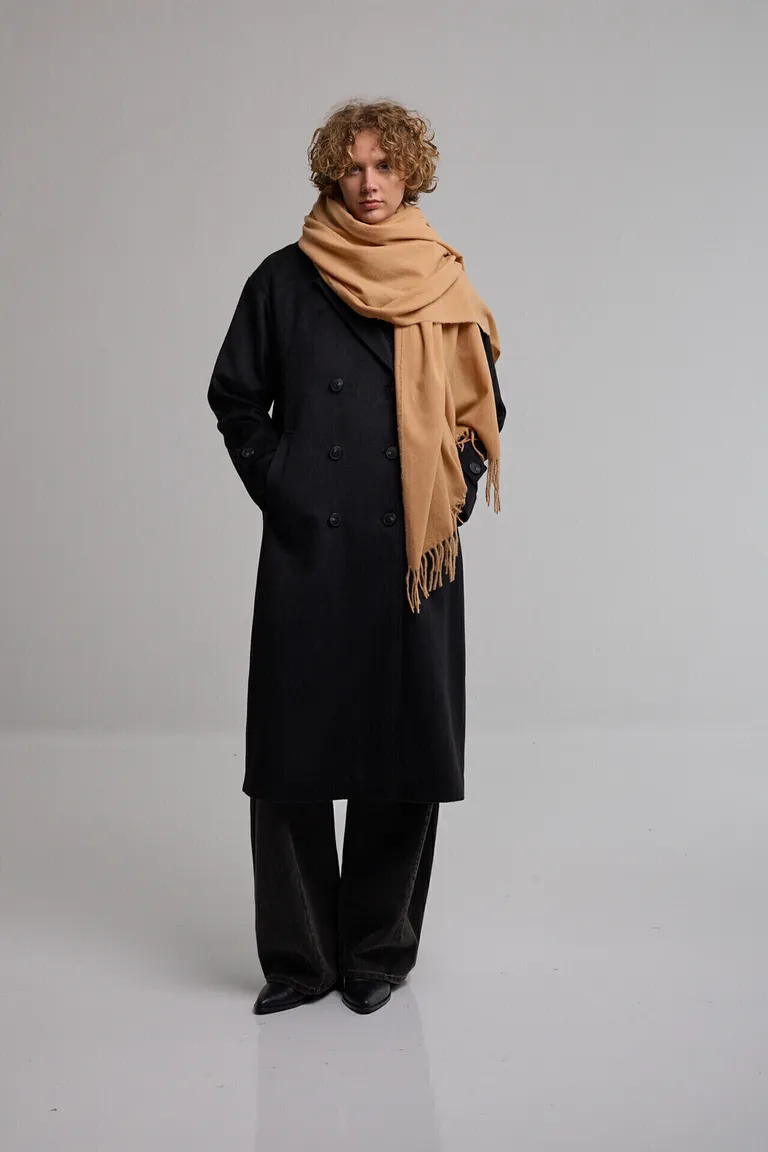 Pashmina con flecos en los extremos de diseño envolvente de Kill en Bufandas y Pañuelos para argentina