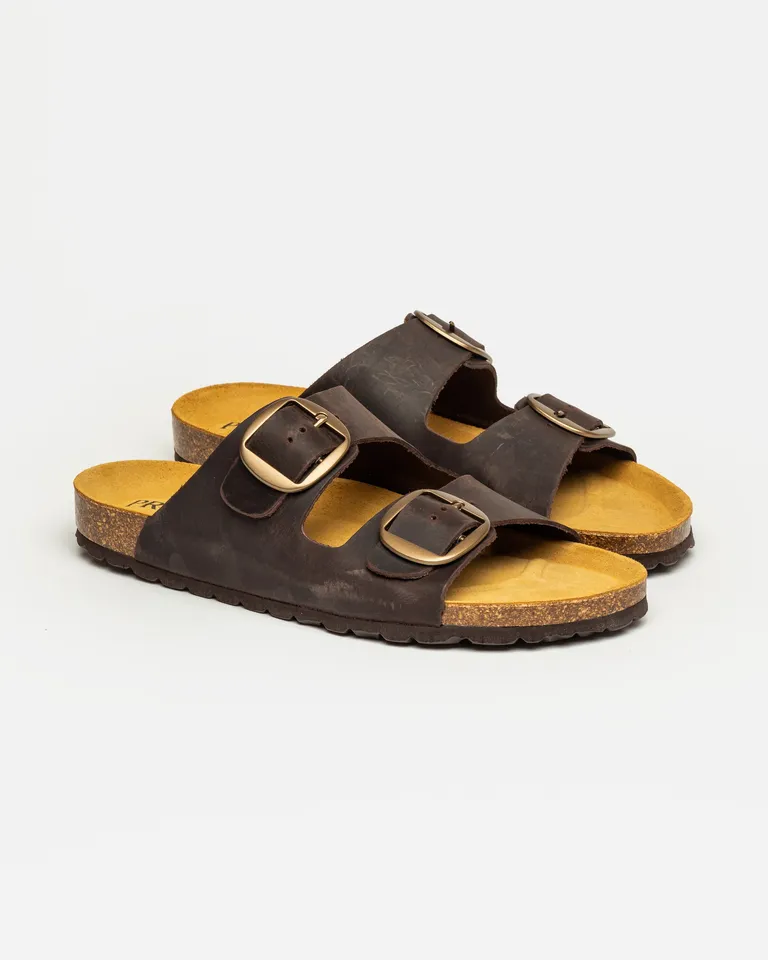 Sandalia baja de cuero liso con doble hebilla y diseño confortable de Prüne en Sandalias para argentina