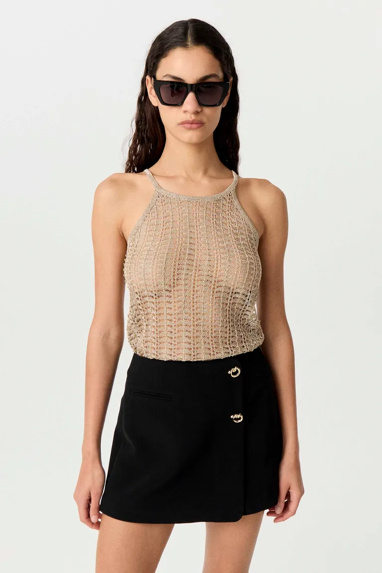 Top de hilo metálico calado, diseño halter y ajuste al cuerpo de Markova en Tops para argentina