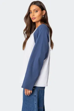 Remera manga larga raglán oversize de Edikted en Remeras para argentina