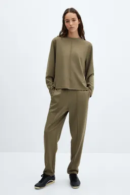 Pantalón jogger costuras piqué de Mango en Pantalones para argentina