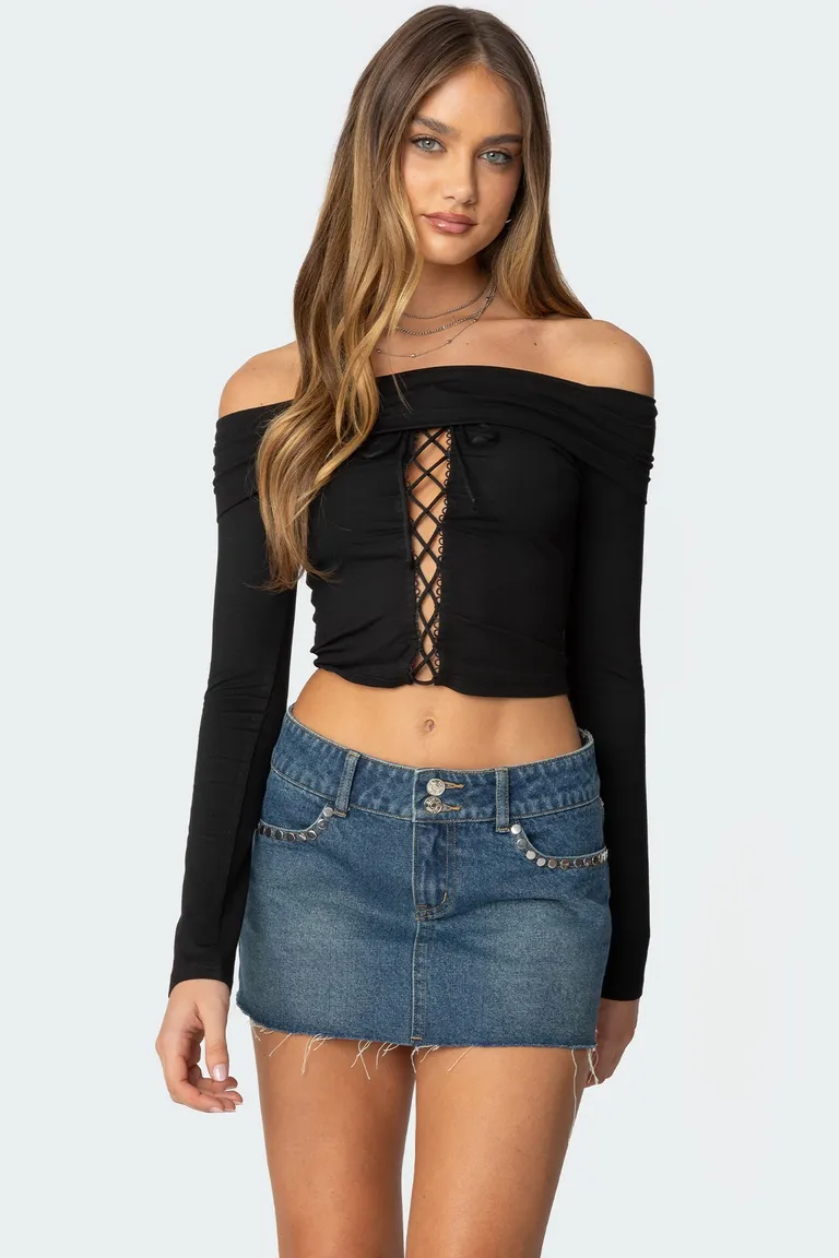 Top con cordones volante de Edikted en Tops para argentina