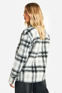 Sobrecamisa cuadros efecto lana de Boohoo en Chaquetas para argentina