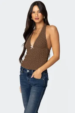 Top halter textura sauce de Edikted en Tops para argentina