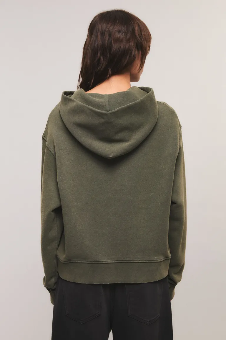 Buzo de calce regular con capucha y estampa central con detalles de morley en puños y cintura de Kosiuko en Buzos y Sweaters para argentina