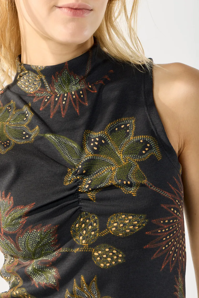 Top estampado con detalles en foil y cuello medio de Cuesta Blanca en Tops para argentina