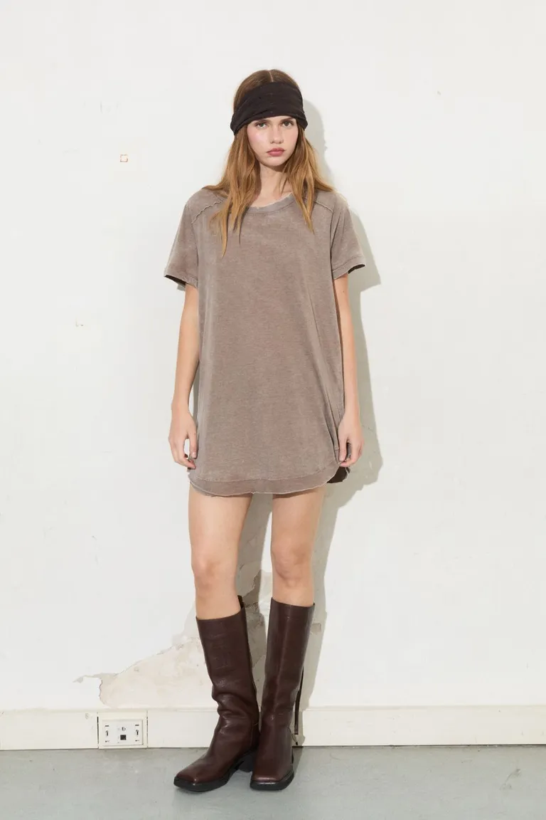 Vestido oversize de algodón en tono beige para mujer de Allo Martinez en Remeras para argentina