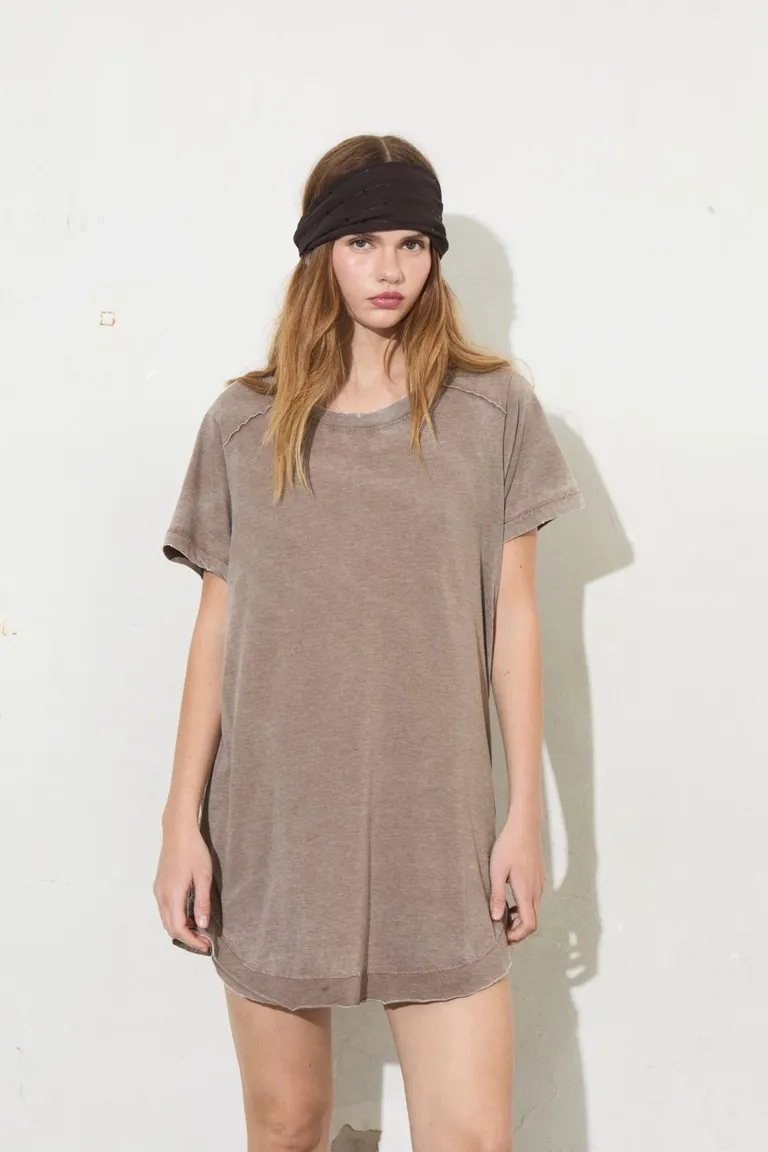 Vestido oversize de algodón en tono beige para mujer de Allo Martinez en Remeras para argentina