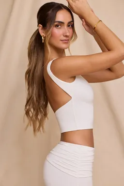 Crop top cuello alto de Oh Polly en Tops para argentina