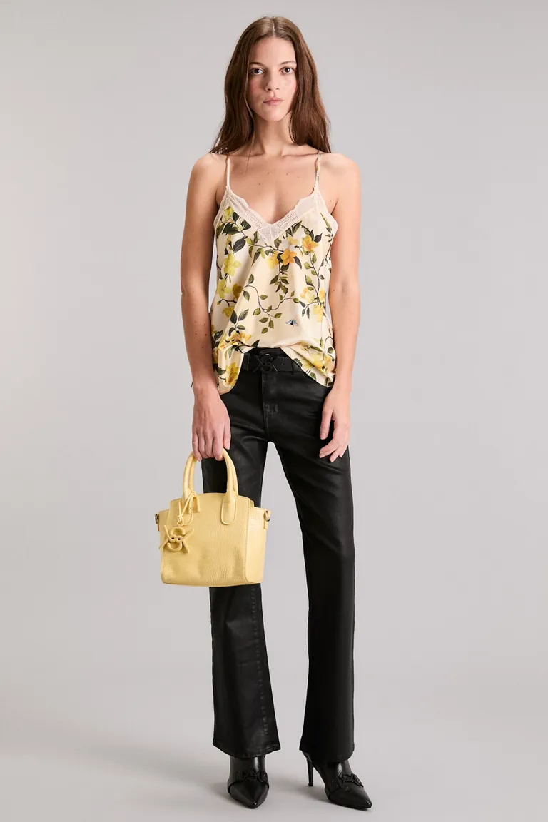 Top con escote en V y estampado floral exclusivo de Kosiuko en Tops para argentina