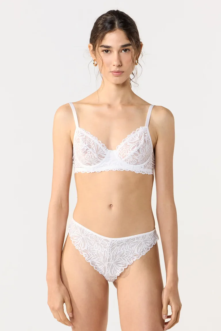 Tanga de encaje Laia: Comodidad y elegancia en tu ropa interior de Cuesta Blanca en Ropa Interior y Medias para argentina