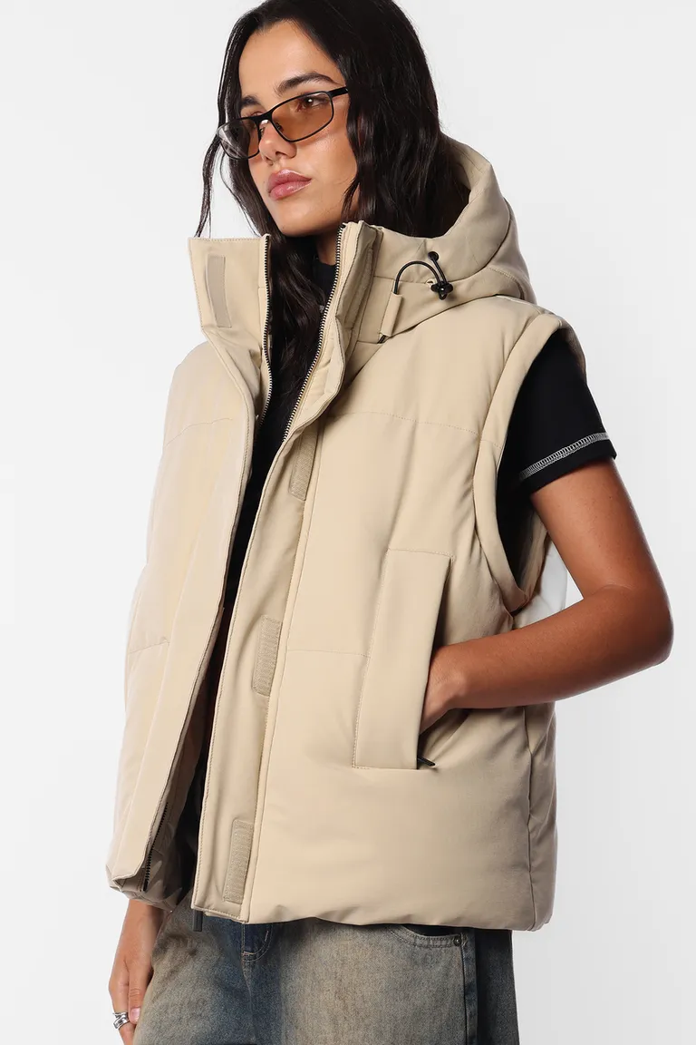 Campera puffer oversize con capucha y mangas desmontables para mujer de Top White en Chaquetas para argentina