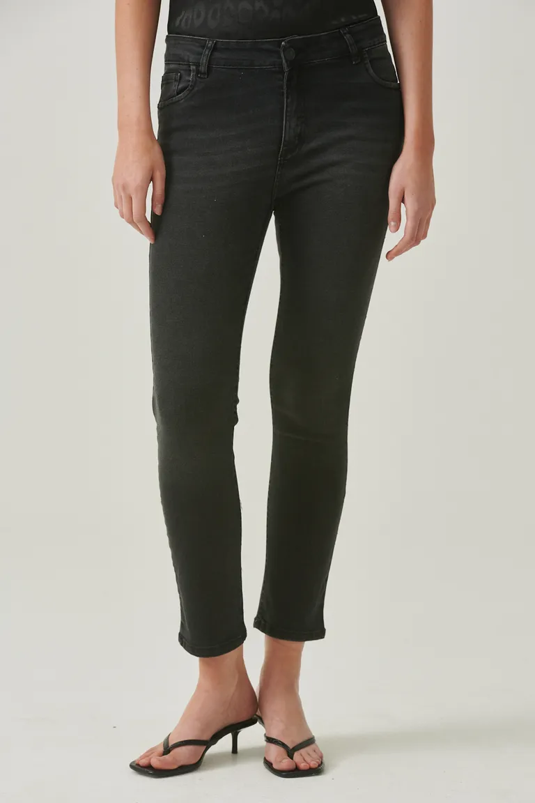 Pantalón skinny de tiro medio y corte recto con efecto desgastado de Sweet en Pantalones para argentina