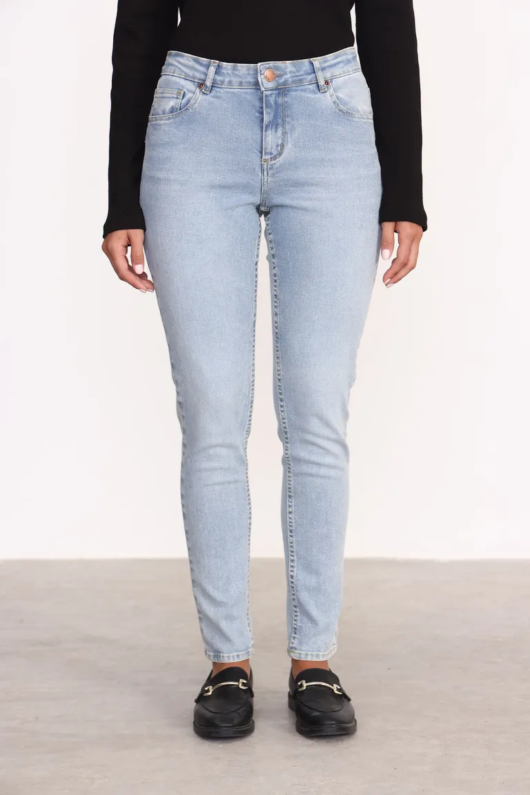 Pantalón Skinny Tiro Medio Azul Claro de 5 Bolsillos de Yagmour en Pantalones para argentina