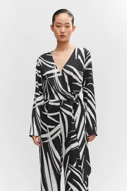 Mono cruzado estampado de Mango en Monos para argentina