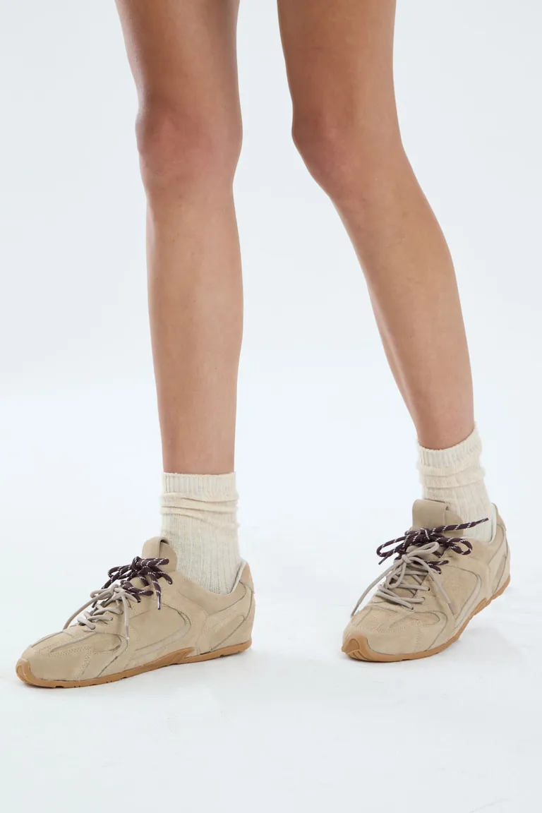 Zapatillas urbanas de estilo retro con base plana y cordones cruzados de Portsaid en Zapatillas para argentina