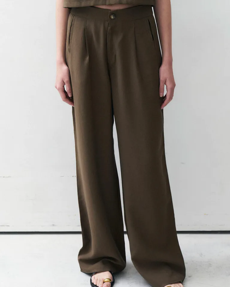 Pantalones de pierna ancha con diseño elegante y cómodo de Sky en Pantalones para argentina