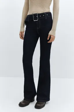 Jeans flare cinturón de Mango en Pantalones para argentina