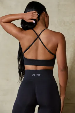 Top deportivo define luxe negro de Oh Polly en Tops para argentina