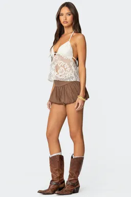 Top halter crochet babydoll de Edikted en Tops para argentina