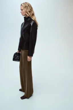 Pantalón wideleg punto fino de Mango en Pantalones para argentina