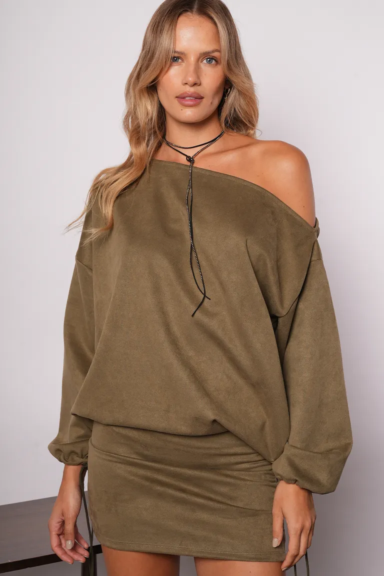 Vestido corto a un hombro con mangas largas y falda ajustada drapeada de Top White en Vestidos para argentina