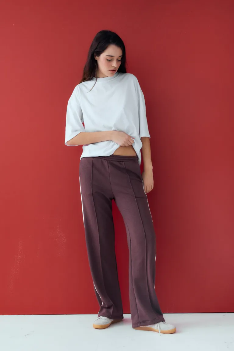 Pantalón deportivo marrón para mujer, diseño cómodo y elegante de Audaz en Pantalones para argentina