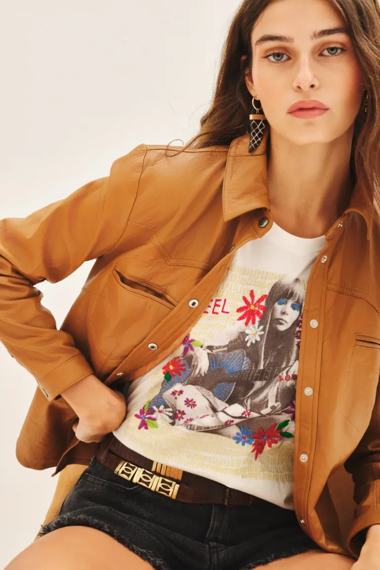 Remera de algodón con estampa fotográfica y detalles bordados de Rapsodia en Remeras para argentina