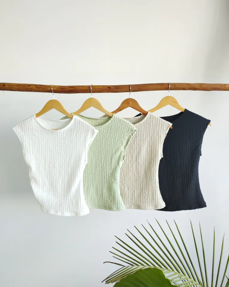 Remera de cuello redondo con detalle de frunce en la cintura de Lemmon en Remeras para argentina