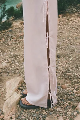 Pantalón recto aberturas lazos de Mango en Pantalones para argentina