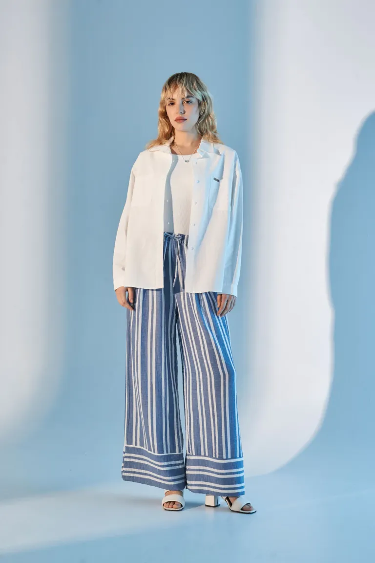 Pantalones anchos de rayas verticales en azul y blanco para mujer de Apricot en Pantalones para argentina