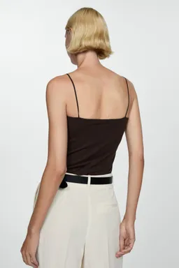 Top breteles cuello recto de Mango en Tops para argentina