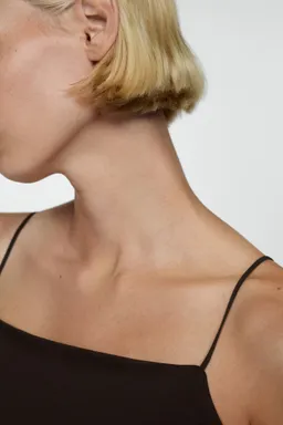 Top breteles cuello recto de Mango en Tops para argentina