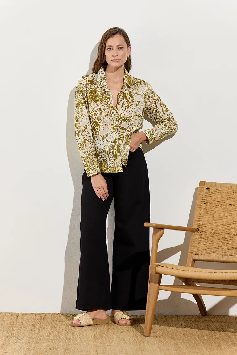 Camisa de mujer manga larga con botones forrados y calce holgado de Indiastyle en Camisas para argentina