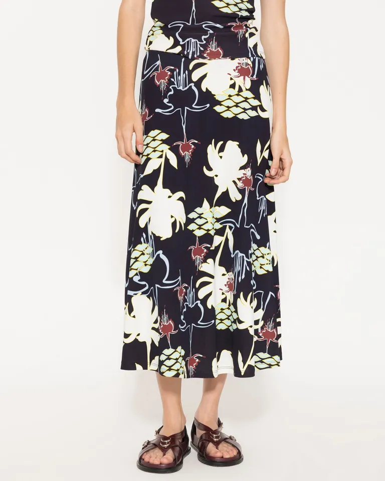 Pollera amplia y larga de estampado floral en tela liviana de Jazmin Chebar en Faldas para argentina